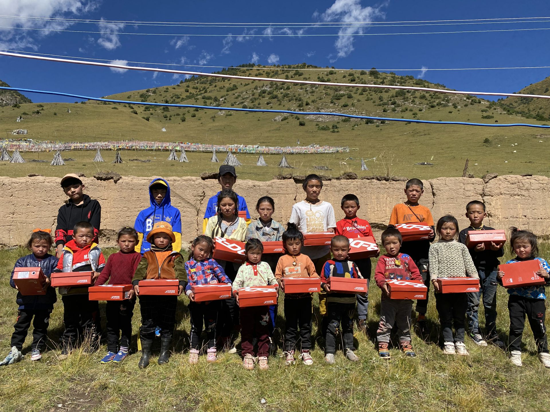 开云网页版·官方版在线登入-开云(中国)公益回顾丨家国同欢月同圆 温暖满载甘孜州(图13)